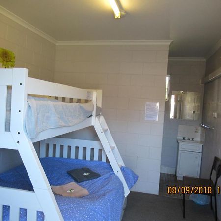Rankins Springs Motel Exterior photo